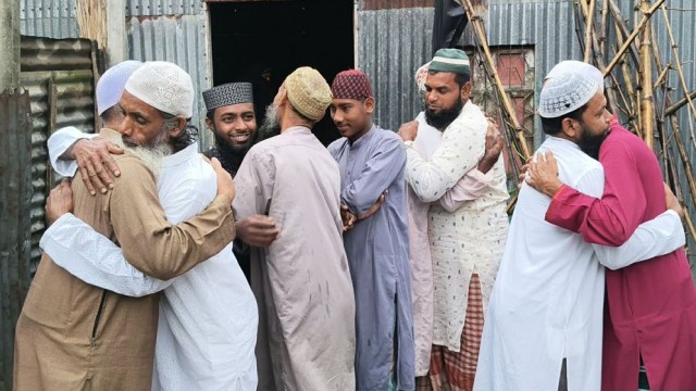 Over 1,000 People Observe Eid-ul-Azha in Jamalpur in Line With Saudi Arabia