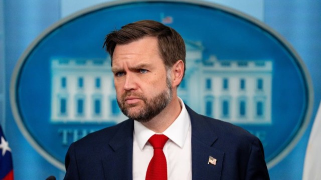White House Cancels Vance's Switzerland Trip Amid Uncertainty Over US-Iran Talks