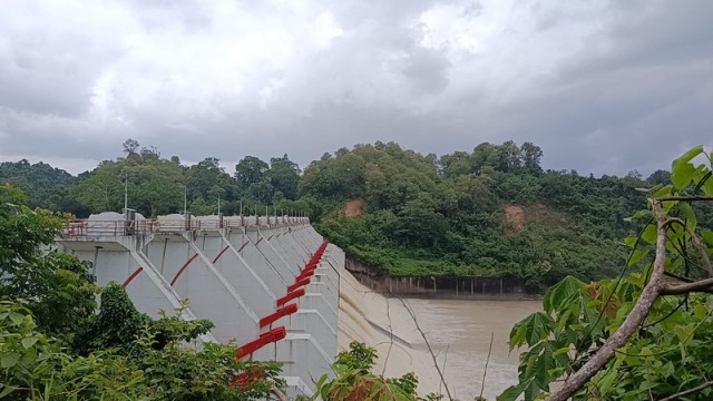 Kaptai Dam Spillway Gates Opened Further as Lake Water Rises Rapidly