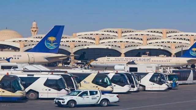Houthis Warn of Fresh Attacks as Riyadh Airport Plans Limited Resumption