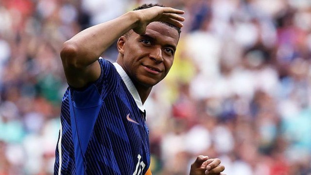 Mbappé Makes World Cup History with Second Consecutive Golden Boot