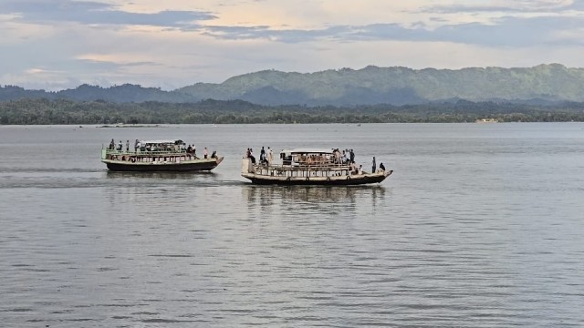 Loud Music on Kaptai Lake Raises Concerns Over Tourism, Noise Pollution