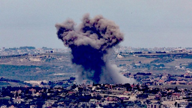 Israeli forces continue attacks on villages in southern Lebanon