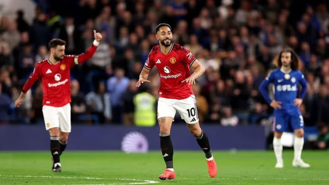 Manchester United Edge Chelsea 1-0 at Stamford Bridge