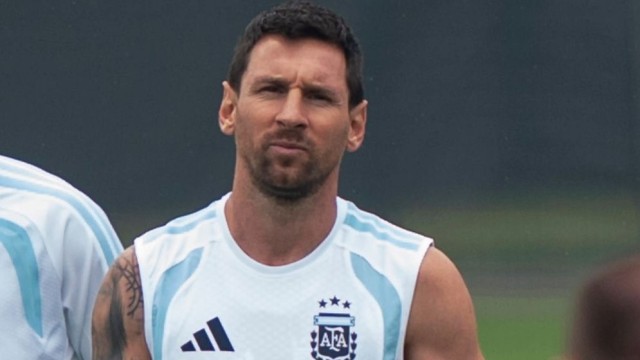 Messi Trains in Buenos Aires Ahead of Argentina Farewell