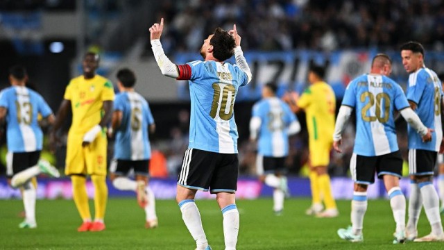 Messi Bids Farewell to Argentina With Goal and Two Assists in 3-0 Win