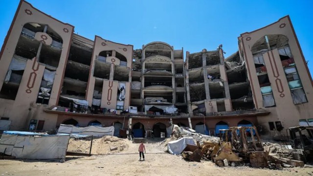 Gaza’s Islamic University Struggles to Continue Education Amid War Ruins
