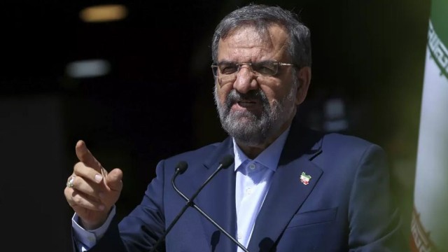 Iran warns neighbors against joining US economic campaign