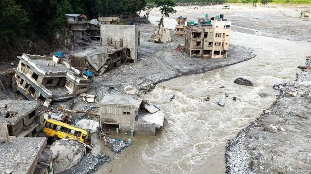 Nepal-Tibet disaster death toll rises to 1,365