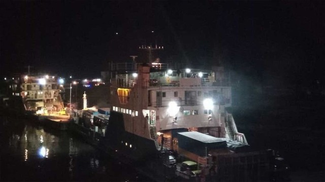 Woman Missing After Jumping into Padma River from Ferry