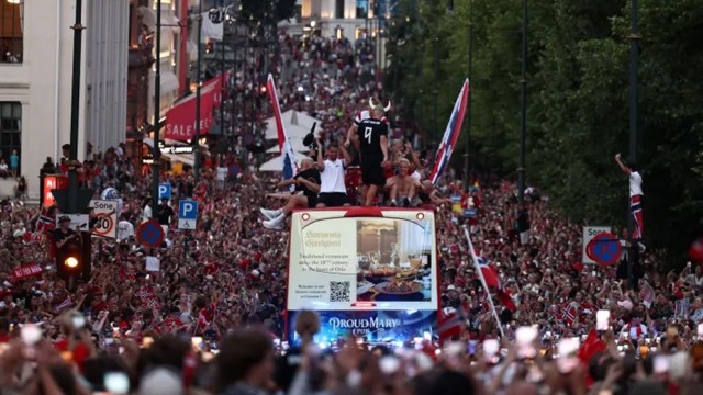 Over 100,000 Fans Welcome Haaland's Norway After Historic World Cup Run