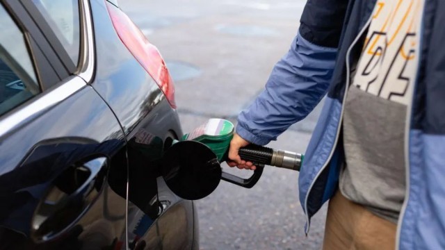 Oil Prices Surge to Four-Year High Amid US-Iran Tensions