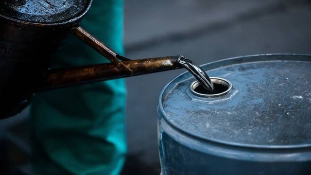 Oil Prices Rise Nearly 3 Percent as US-Iran Tensions Disrupt Hormuz Shipping