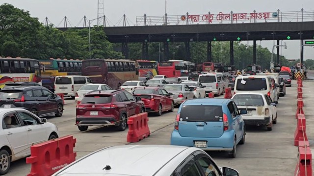 Over 44,000 Vehicles Cross Padma Bridge in 24 Hours During Eid Rush