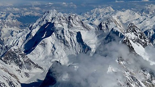 10 climbers missing after avalanche on Pakistan's Broad Peak