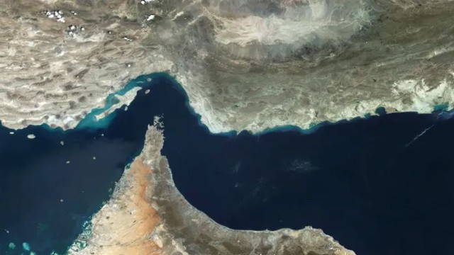 Iran, Oman to Levy Tolls on Ships Passing Through Strait of Hormuz Amid Ceasefire