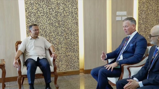 Visa Asia-Pacific chief meets PM Tarique Rahman
