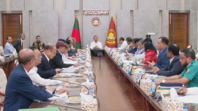 PM Orders Stricter Action Against Illegal Polythene and Plastic Use