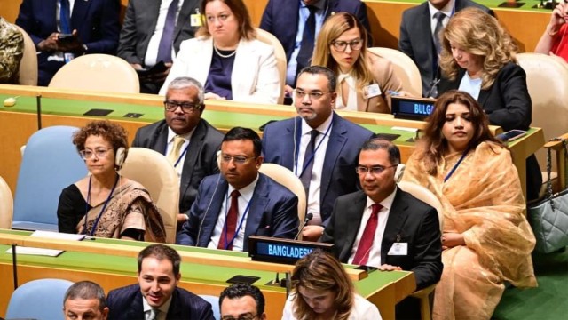 Prime Minister Holds Series of Sideline Meetings on UNGA Visit