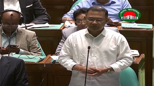 Government Plans Decentralization to Reduce Pressure on Dhaka, Says Prime Minister