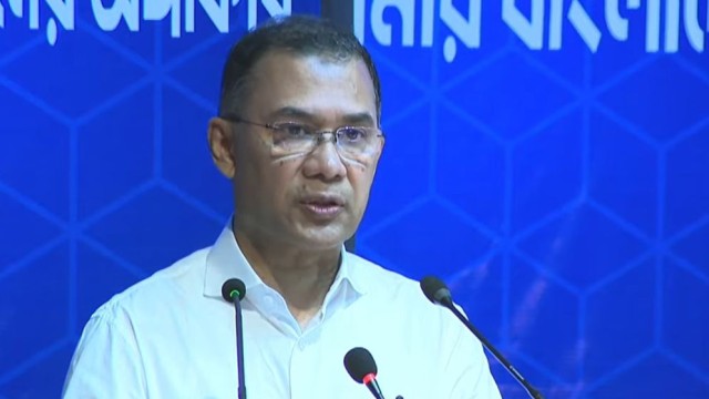 Prime Minister Urges Civil Servants to Prioritize Public Welfare and Democratic Values