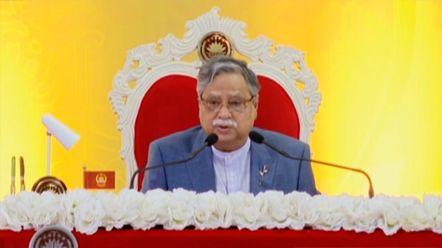 Government Committed to Building Modern Four-Dimensional Armed Forces: President