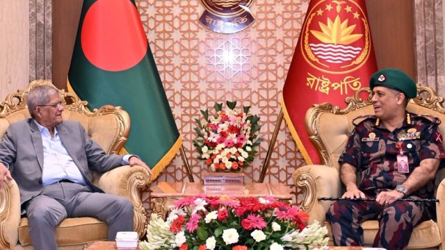 President urges BGB to strengthen efforts against smuggling, drug trafficking