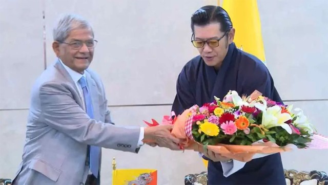 President Mirza Fakhrul Welcomes Bhutanese King at Dhaka Airport