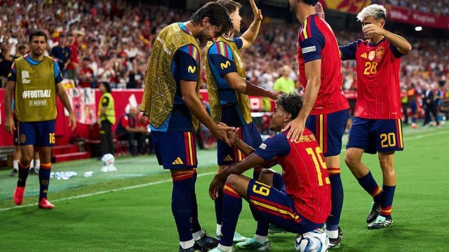 Yamal Brace Powers Spain to 4-1 Win Over Croatia