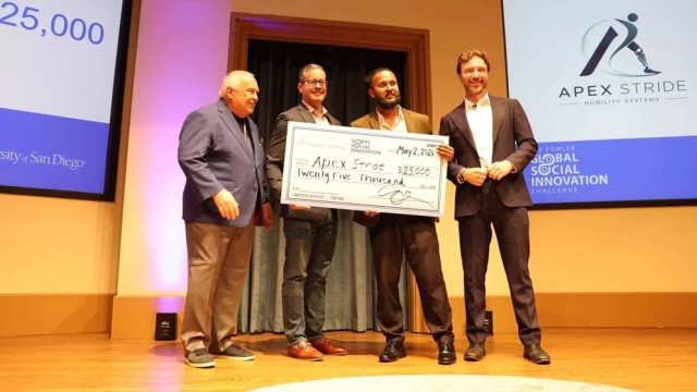 Bangladeshi Student Wins Global Innovation Challenge in USA