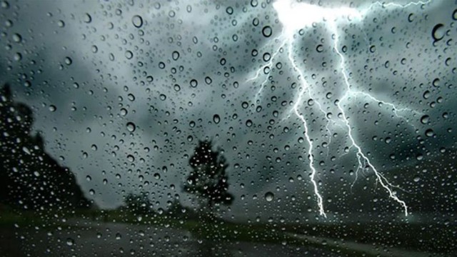 BMD Warns of Thunderstorms and Gusty Winds in 12 Districts, Signals Raised at River Ports