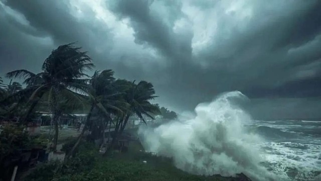 Storm Warning Issued for Several Regions; River Ports Asked to Display Signals