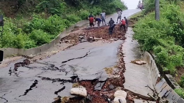 Floods and Landslides Sever Road Links in Three Hill Districts, Thousands Stranded