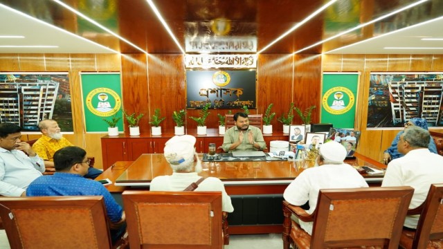 Rajshahi City Centre Traders Meet City Corporation Administrator