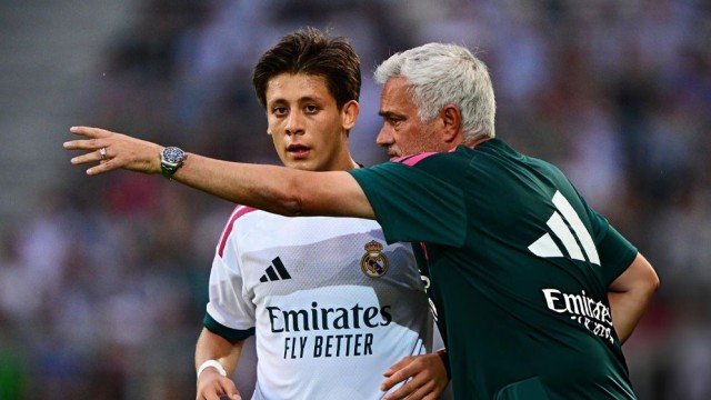 Real Madrid Held by Fiorentina in Mourinho's Return Match
