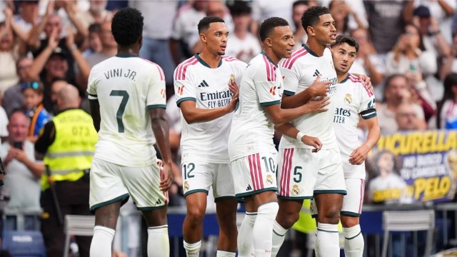 Real Madrid thrash Malaga 4-0 to reclaim La Liga top spot