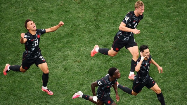 Canada Edge South Africa to Reach World Cup Round of 16 for the First Time