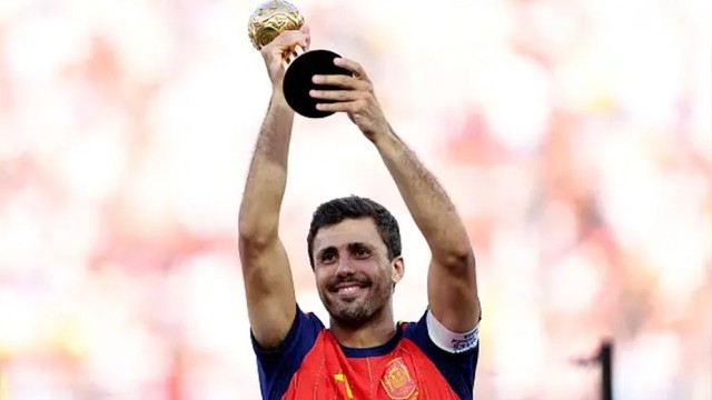 Rodri Wins World Cup Golden Ball Despite No Goals or Assists