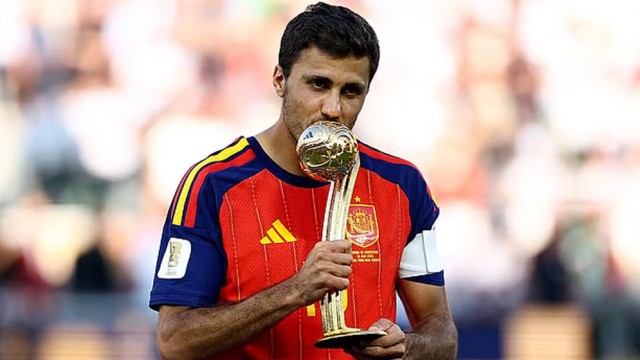 Barcelona agree £65.4m deal to sign Rodri from Manchester City