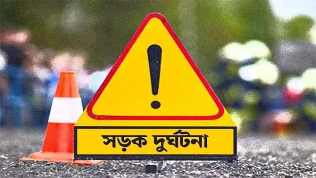 Driver Killed, 2 Injured as Tomtom Overturns in Patharghata