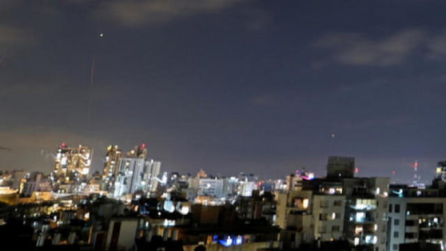 Trump Calls for Calm as Direct Israel-Iran Rocket Fire Deepens Regional Conflict
