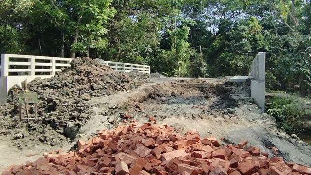 No canal, yet a bridge worth crores of taka: Accusations of waste, several families in trouble