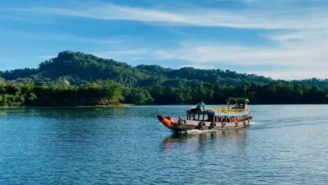 Kaptai Lake Water Level Drops to 76 MSL Amid Prolonged Summer Drought
