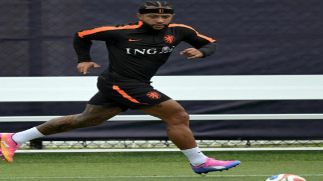 Depay Fit to Start Against Japan as Netherlands Aim to End World Cup Trophy Drought