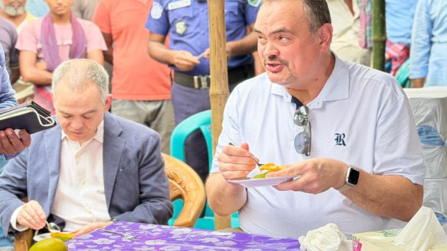 American ambassador visits mango market in Rajshahi