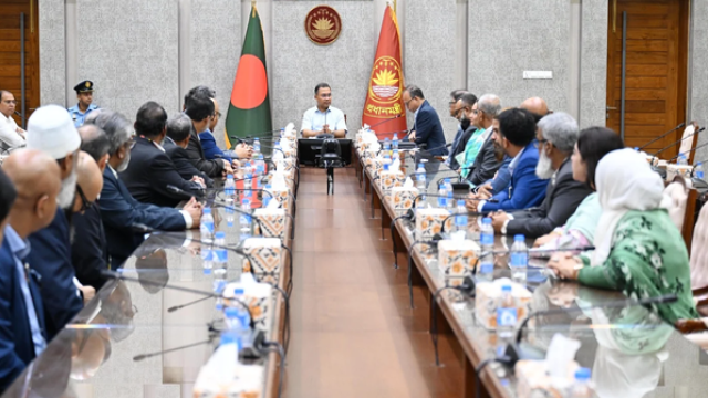 PM Tarique Rahman Directs Swift Removal of Obstacles to Garment Industry Growth