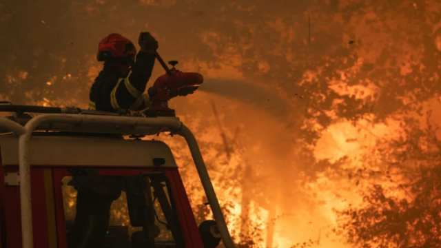 Unchecked Wildfires Force 267,000 to Flee in France and Spain as Military Deployed