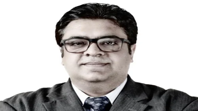 PM's Adviser Urges Operators Not to Tense Over Spectrum Renewal, Stresses National Interest