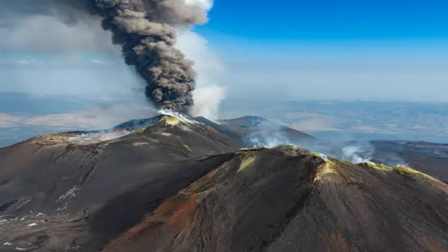 Catania Airport Reopens After Week-Long Closure Due to Etna Eruption