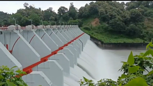 Kaptai Lake Water Crisis: Power Generation Plummets, Navigation Disrupted Across Rangamati